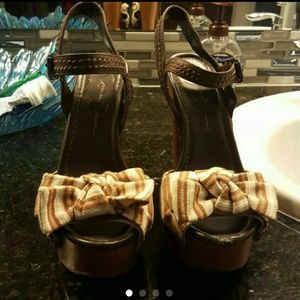 Jessica Simpson pumps.