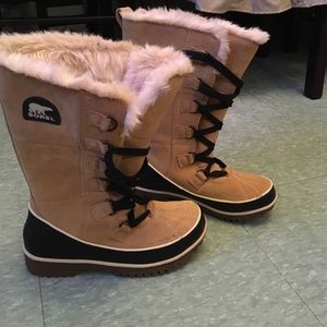 Sorel Women's Tivoli high II snow boots
