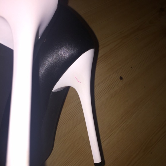 Nasty Gal "How High" Black and White Pump - Picture 3 of 4