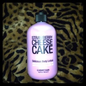 HEMPZ treats strawberry cheesecake body lotion!