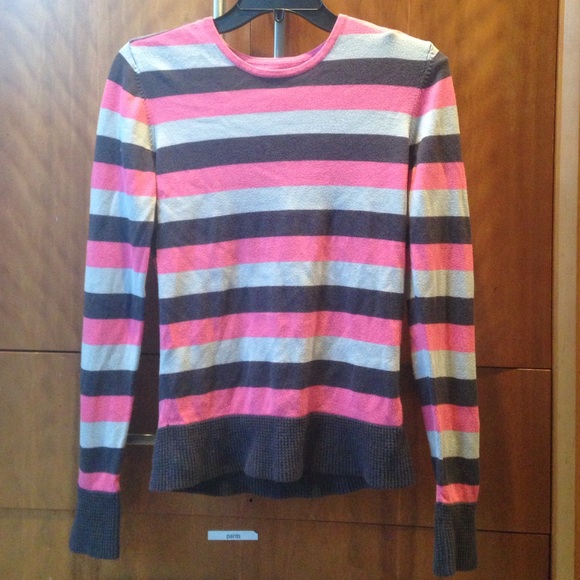 Volcom sweater. - Picture 1 of 3