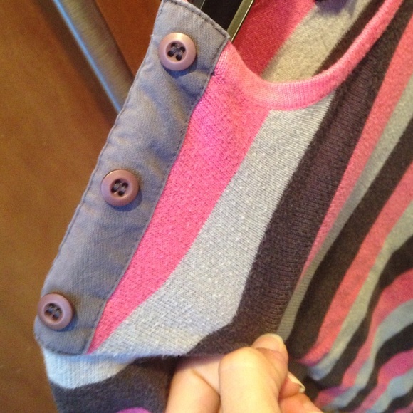 Volcom sweater. - Picture 2 of 3