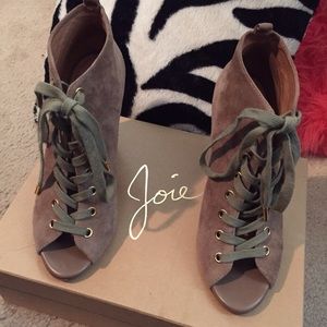🔹SALE🔹Joie Peeptoe Tie up suede bootie Size 8
