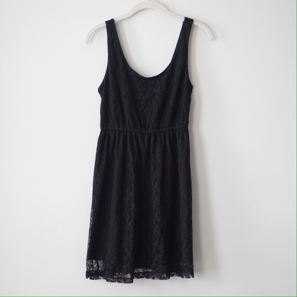 Little black lace dress | Size M