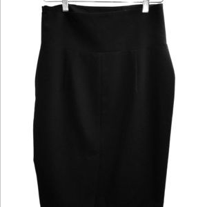 Guess by Marciano classic black pencil skirt- New