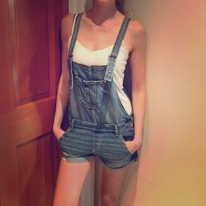 Adorable denim overalls ☀️☀️
