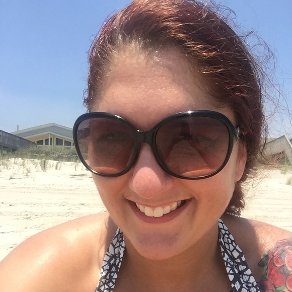 Meet your Posher, Michelle - Picture 2 of 2