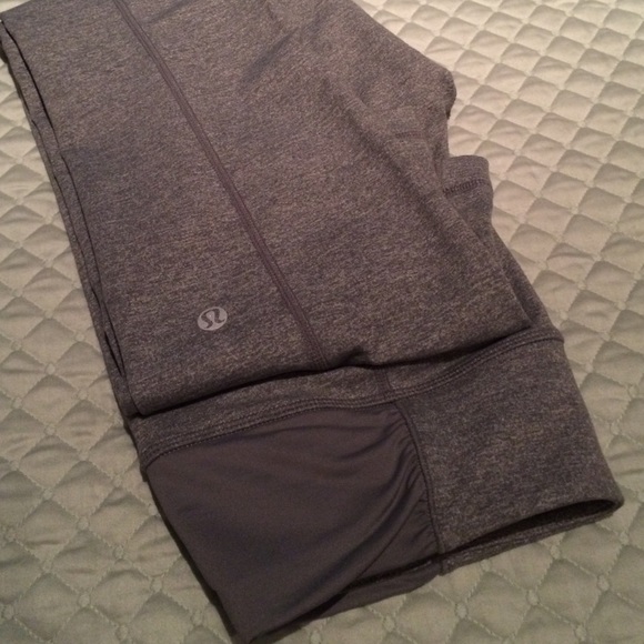 Grey crop Lululemon pants