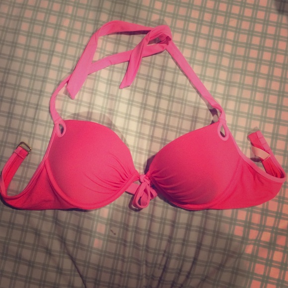 Pink push-up VS bikini top