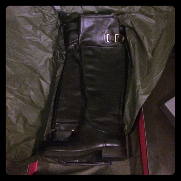 Vince Camuto black boots, likes new!