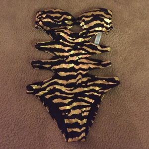*make me an offer* Victoria's Secret PINK swimsuit