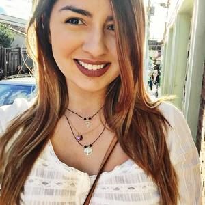 Meet your Posher, Claudia