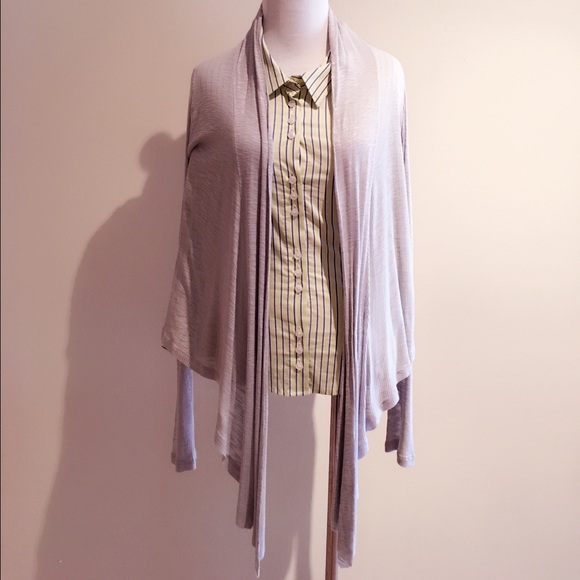 Draped light cover/jacket/shawl in light grey