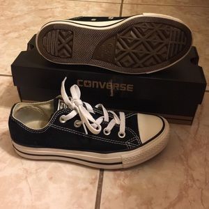 Black white converse