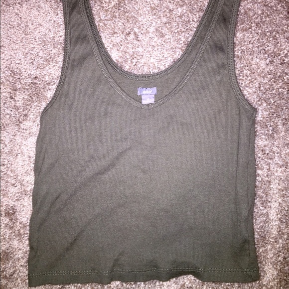 OLIVE AERIE CROP TOP
