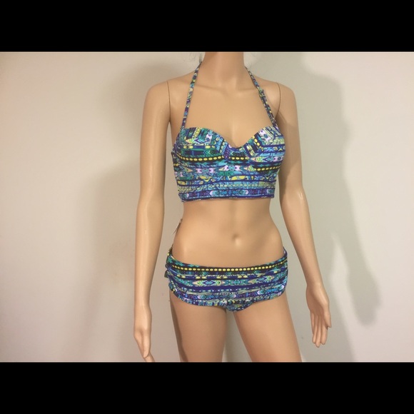 Women's bikini. Jessica Simpson.