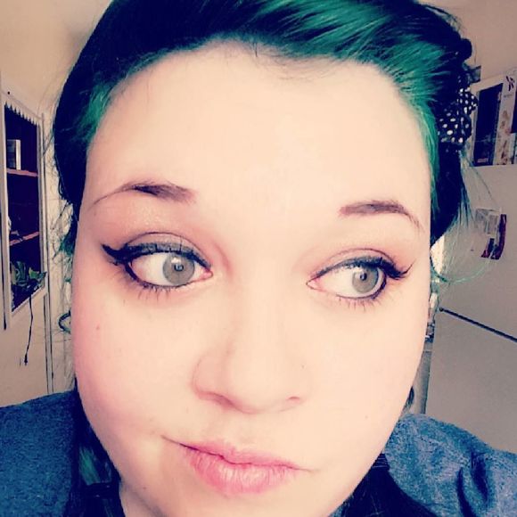 Meet your Posher, Candi - Picture 1 of 1