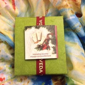 AVEDA Renewing Journey Set