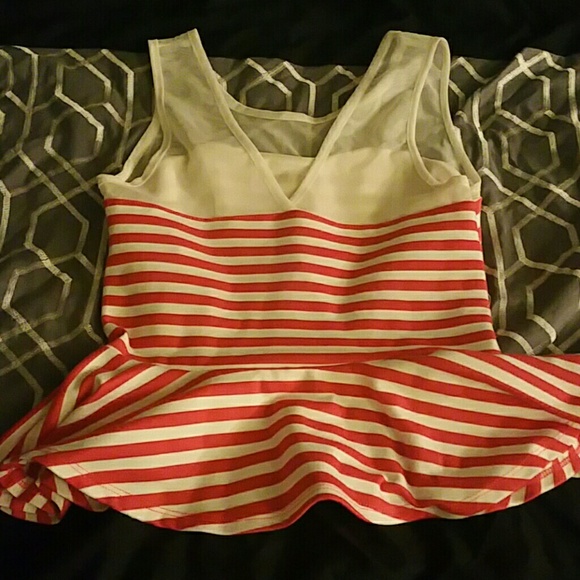 Top - Picture 2 of 2