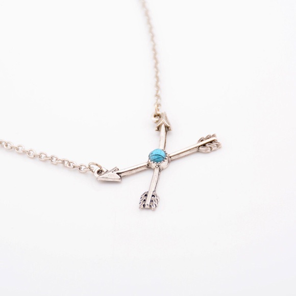 Boho arrow silver necklace - Picture 2 of 3