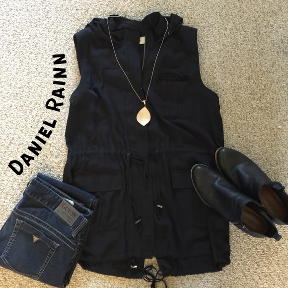 NWOT Daniel Rainn Drawstring Vest