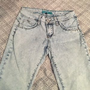 Acid wash skinny jeans