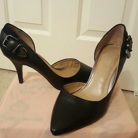 Black Leather pumps