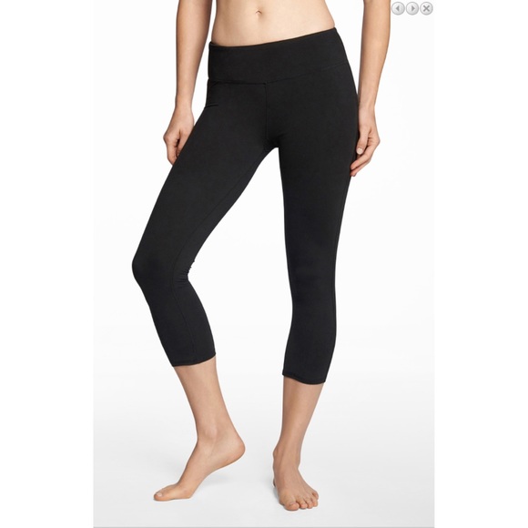 Black Salar Capri Workout Pants by Fabletics