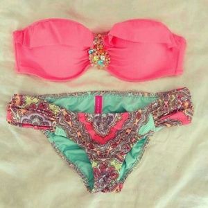 ISO Victoria ' secret bikinis!!!