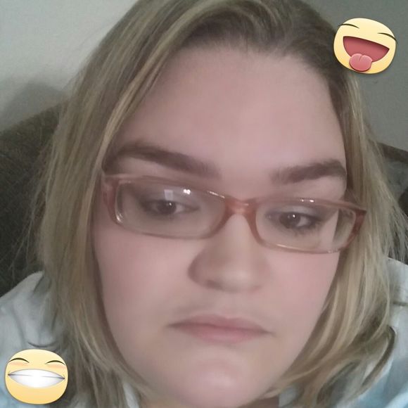 Meet your Posher, Laura - Picture 1 of 1