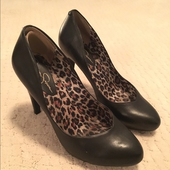 Jessica Simpson Black Leather Pumps