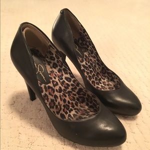 Jessica Simpson Black Leather Pumps