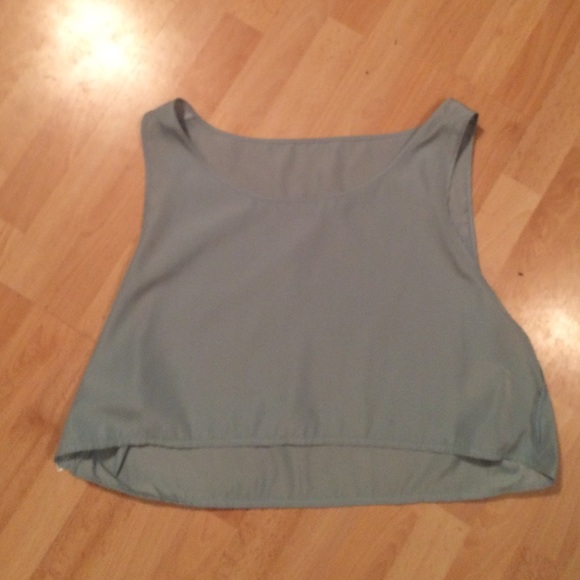 Crop top.