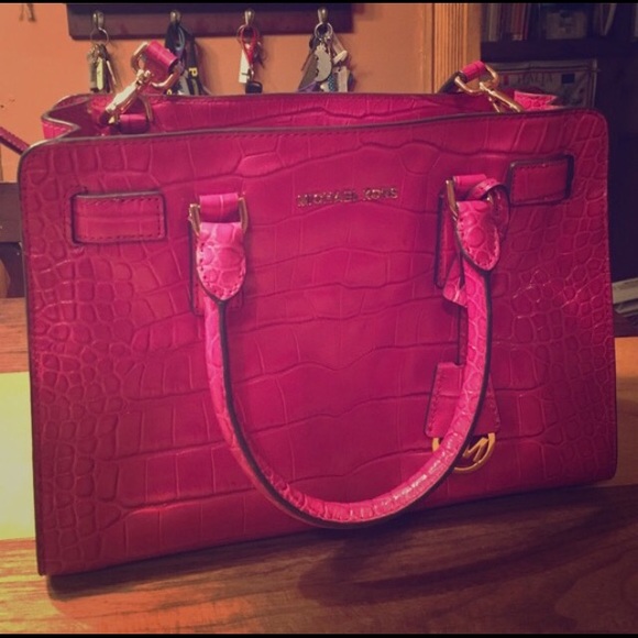 Michael Kors Fuchsia croco Dillon bag