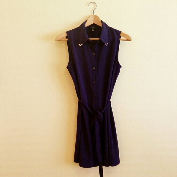 Button Down Collared Dress - Picture 1 of 3