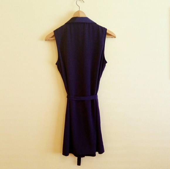 Button Down Collared Dress - Picture 2 of 3