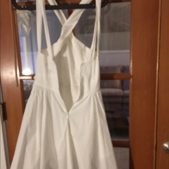 Kate hudson's sexy white cocktail dress - Picture 3 of 3