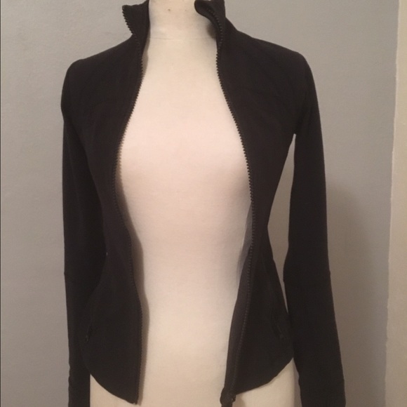 Lululemon size 4 jacket