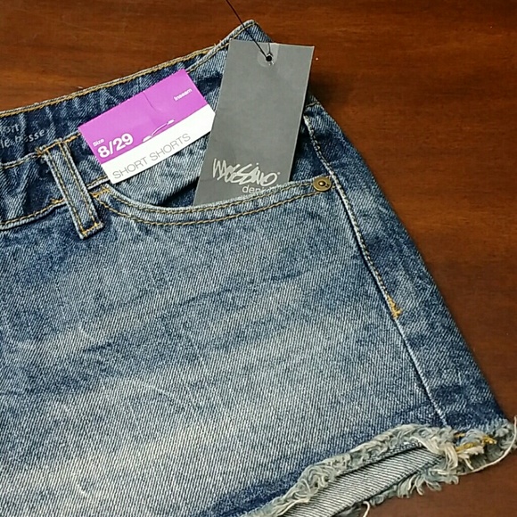 NWT..... Shorty Shorts