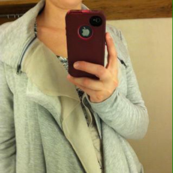 Eunoia Bordeaux sweater