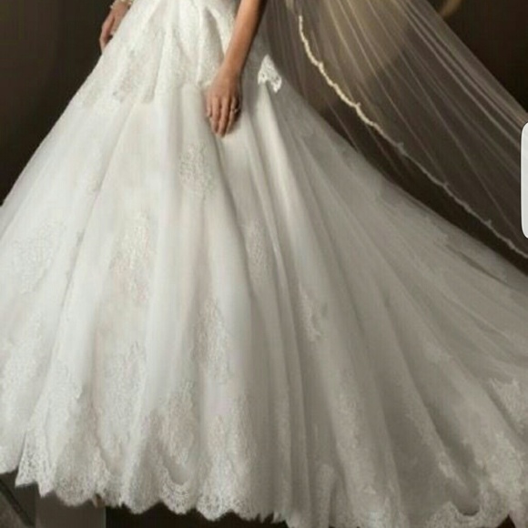 Wedding gown