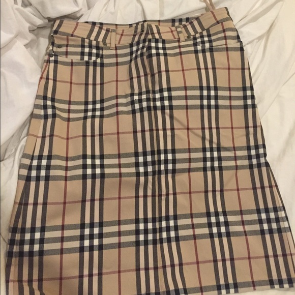 🎉🎉Burberry skirt sale 🎉🎉