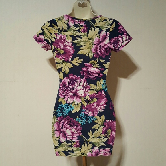 Bodycon Flora Dress - Picture 4 of 4