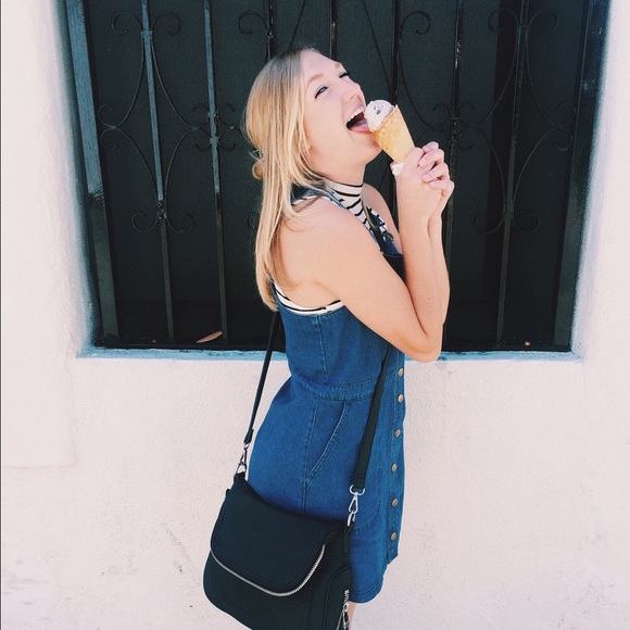 Meet your Posher, Miranda - Picture 2 of 4