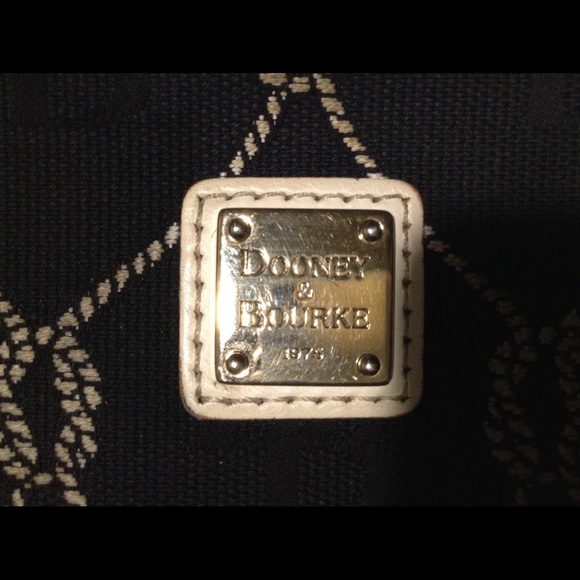 Dooney & Bourke Wristlet - Picture 2 of 4