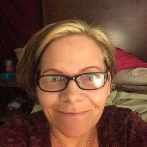 Meet your Posher, Rena