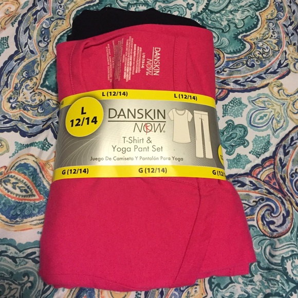 Fans kin tshirt and yoga pants set