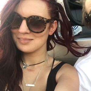 Meet your Posher, Sierra