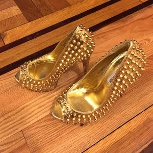 #SteveMadden #PeepToe heels (gold)