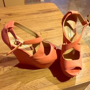 Steve Madden coral wedge